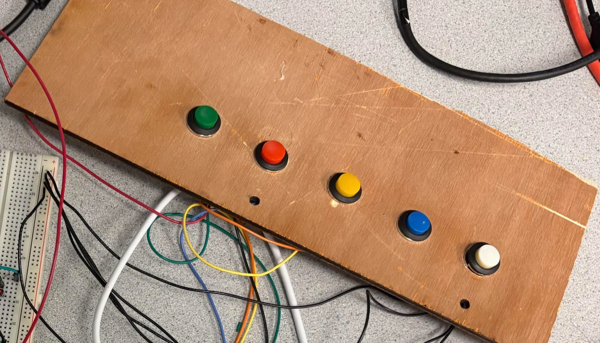 Keyboard with 5 colored buttons